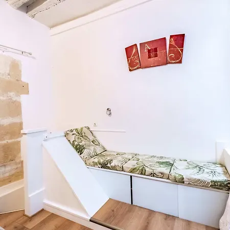 Apartment 6 Guests Flat In Heart Of - Pompidou *